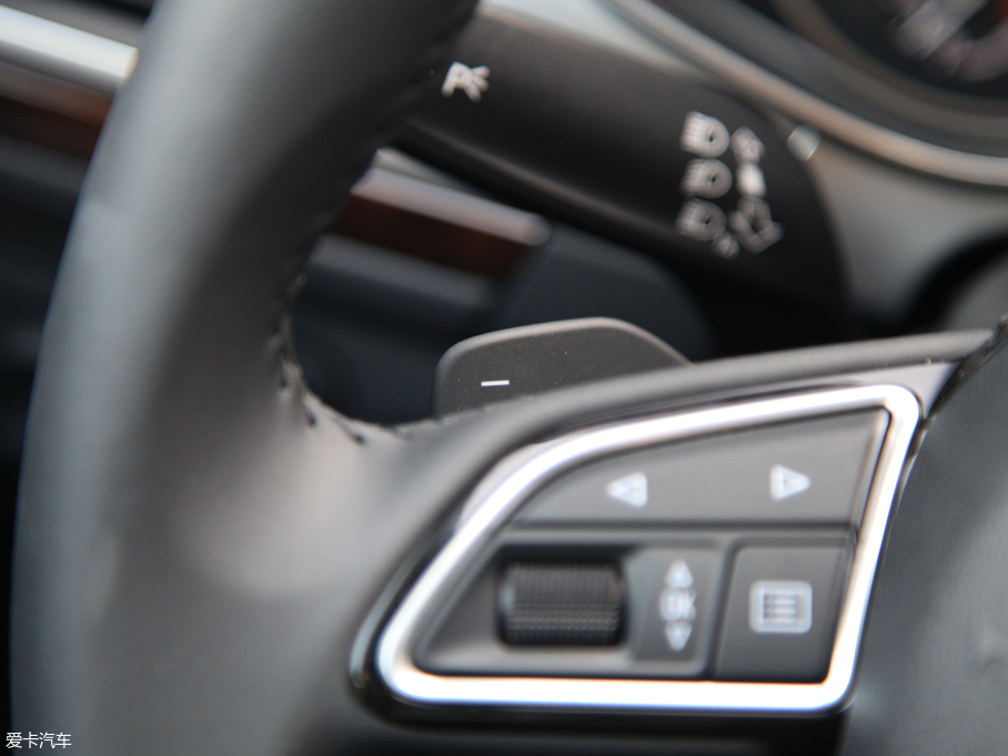 2018WA6LԴ 40 e-tron