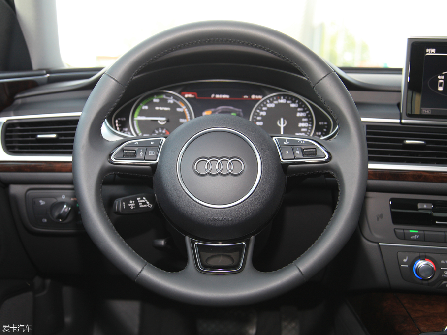 2018WA6LԴ 40 e-tron