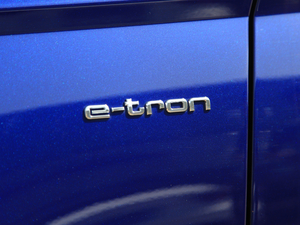 201840 e-tron ^