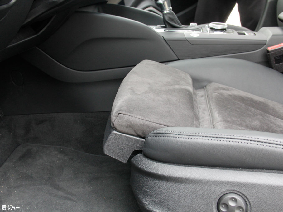 2017?yun)WA3 40 TFSI L(fng)