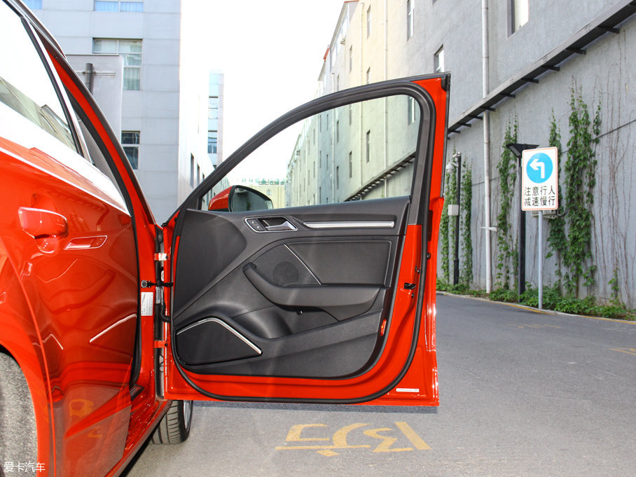 2017?yun)WA3 40 TFSI L(fng)