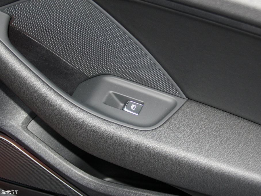 2017?yun)WA3 40 TFSI L(fng)