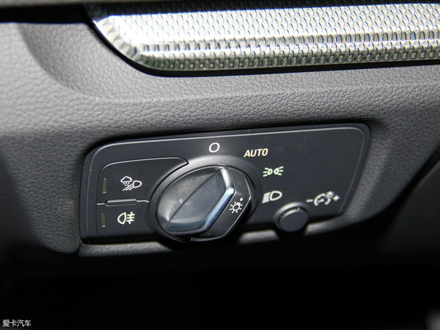 2017?yun)WA3 40 TFSI L(fng)