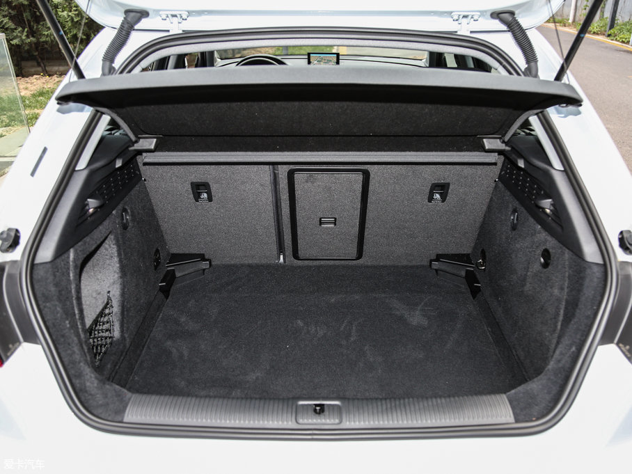 2017WA3 40 TFSI \(yn)