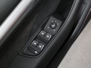 201740 TFSI \ {܇ƅ^	