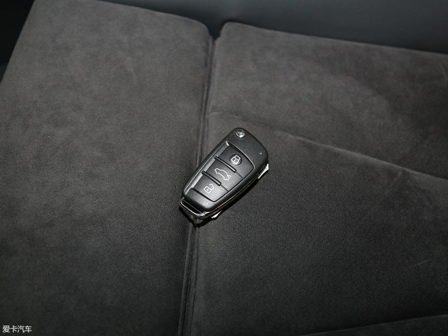 2017WA3 Limousine 40 TFSI \