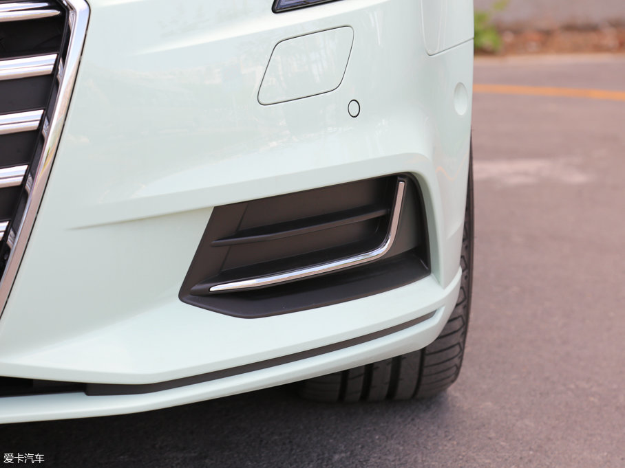 2017WA3 Limousine 40 TFSI L