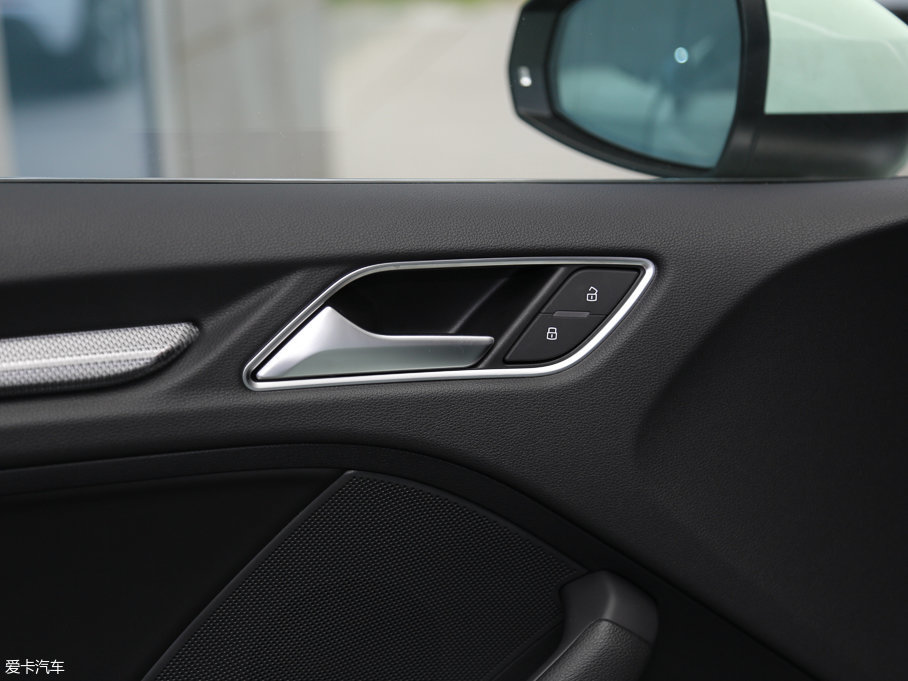 2017WA3 Limousine 40 TFSI L