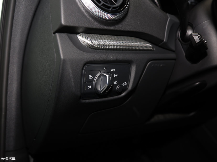 2017?yun)WA3 Limousine 40 TFSI L(fng)