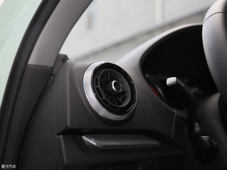 2017WA3 Limousine 40 TFSI L