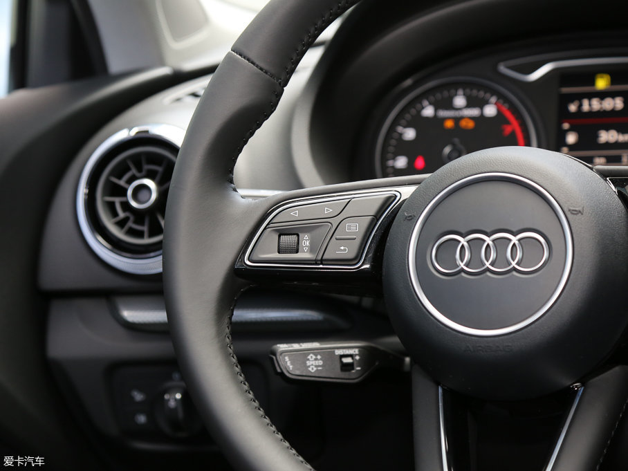 2017WA3 Limousine 40 TFSI L