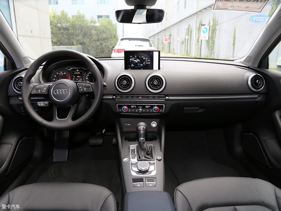 2017WA3 Limousine 40 TFSI L