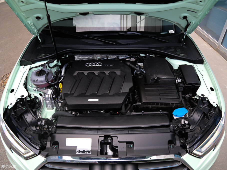 2017WA3 Limousine 40 TFSI L