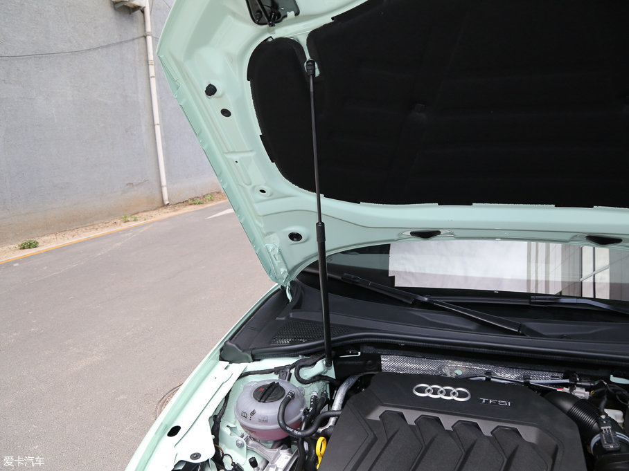 2017WA3 Limousine 40 TFSI L