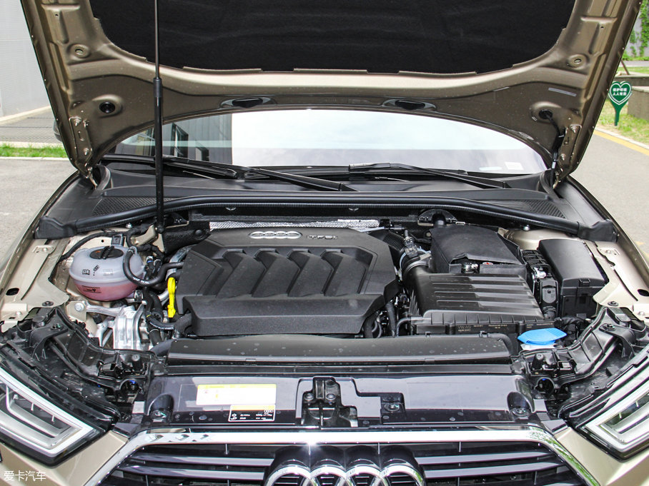 2017WA3 Limousine 40 TFSI \