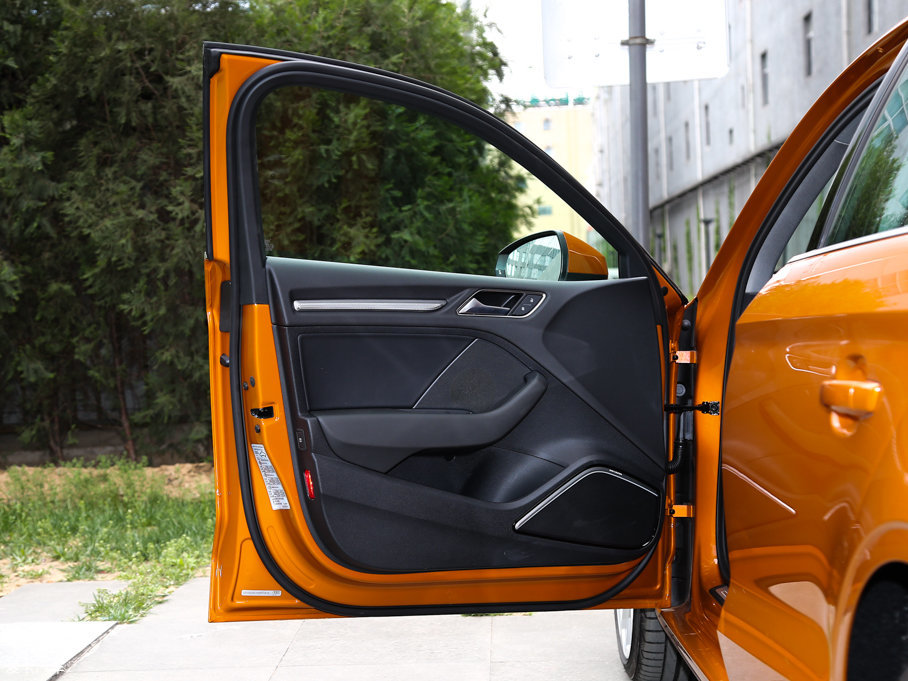 2017WA3 Limousine 40 TFSI L