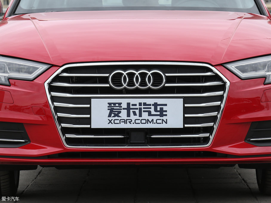 2017?yun)WA3 Limousine 40 TFSI L(fng)