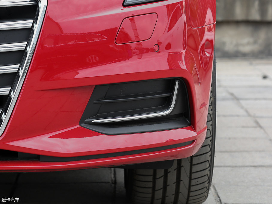 2017WA3 Limousine 40 TFSI L