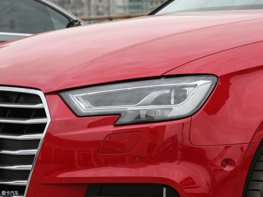 2017WA3 Limousine 40 TFSI L