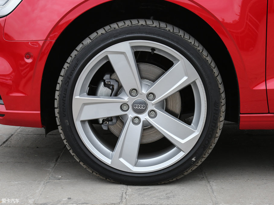 2017WA3 Limousine 40 TFSI L