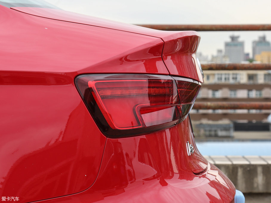 2017WA3 Limousine 40 TFSI L