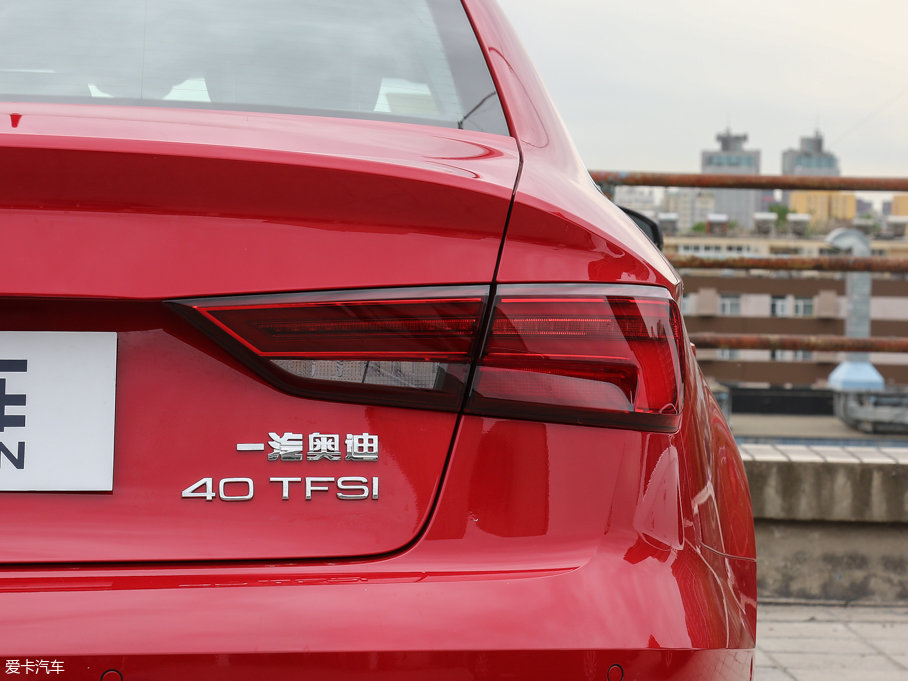 2017?yun)WA3 Limousine 40 TFSI L(fng)