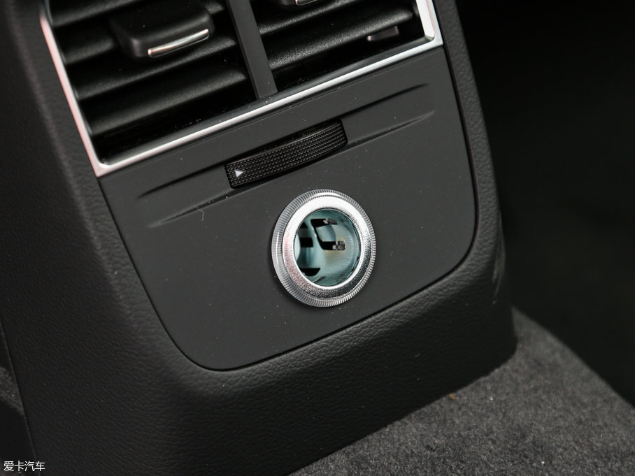 2017WA3 Limousine 40 TFSI L