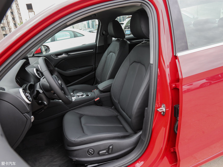 2017WA3 Limousine 40 TFSI L