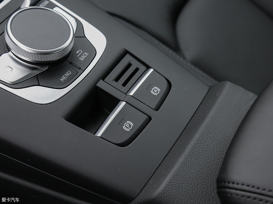 2017WA3 Limousine 40 TFSI L