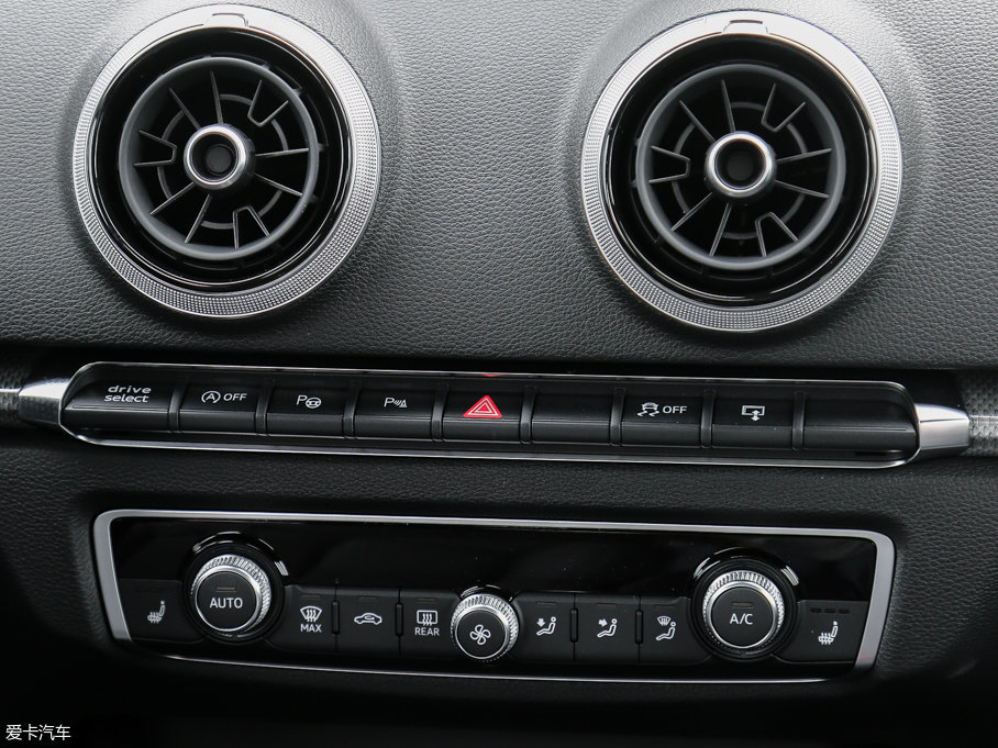 2017WA3 Limousine 40 TFSI L