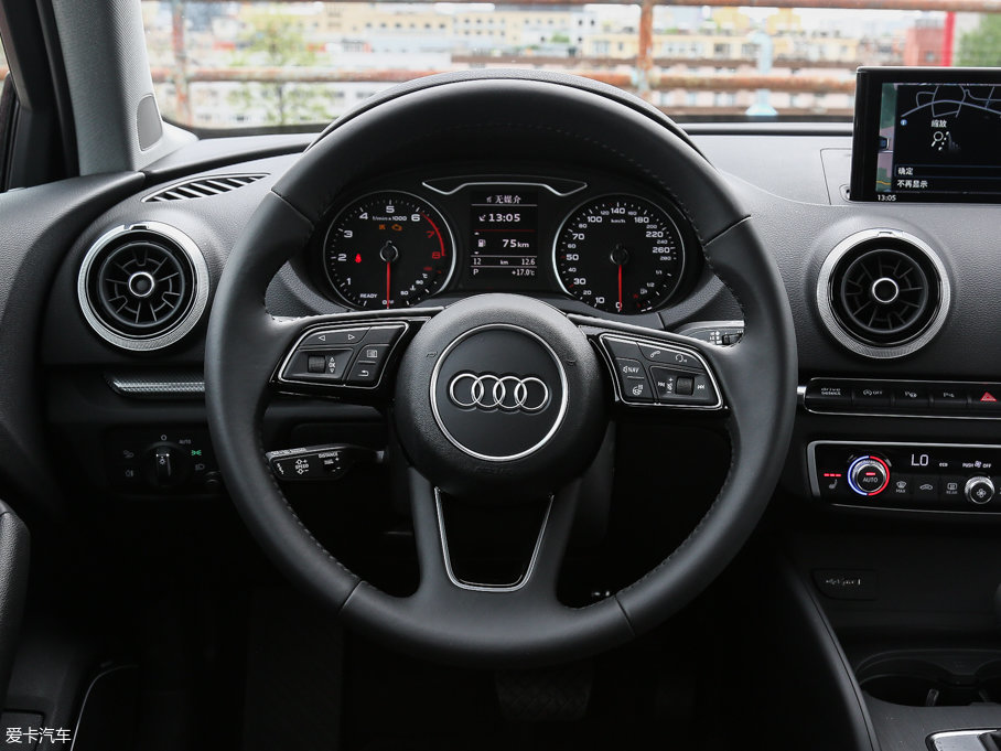 2017WA3 Limousine 40 TFSI L