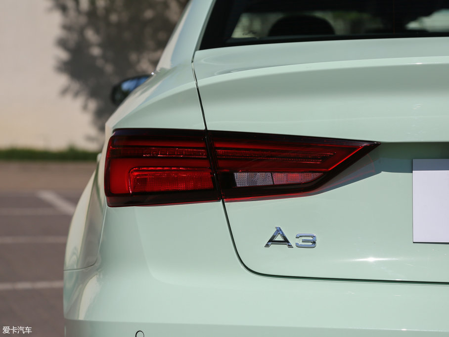 2017?yun)WA3 Limousine 40 TFSI \(yn)