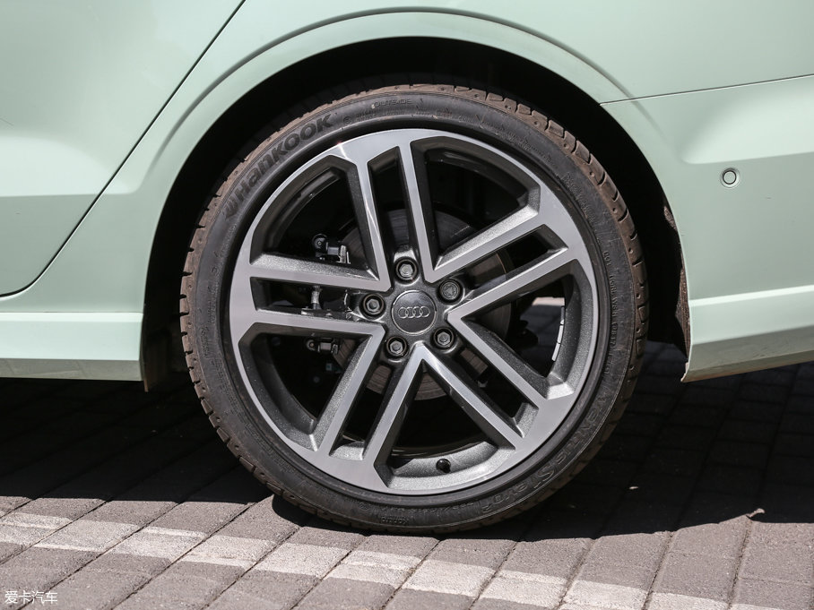 2017WA3 Limousine 40 TFSI \