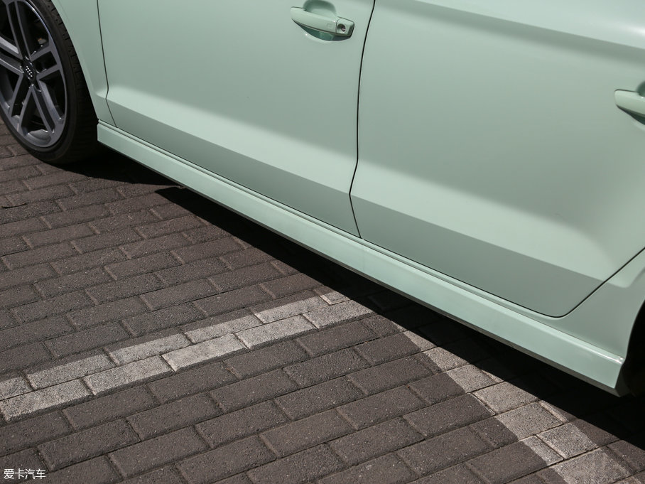 2017WA3 Limousine 40 TFSI \