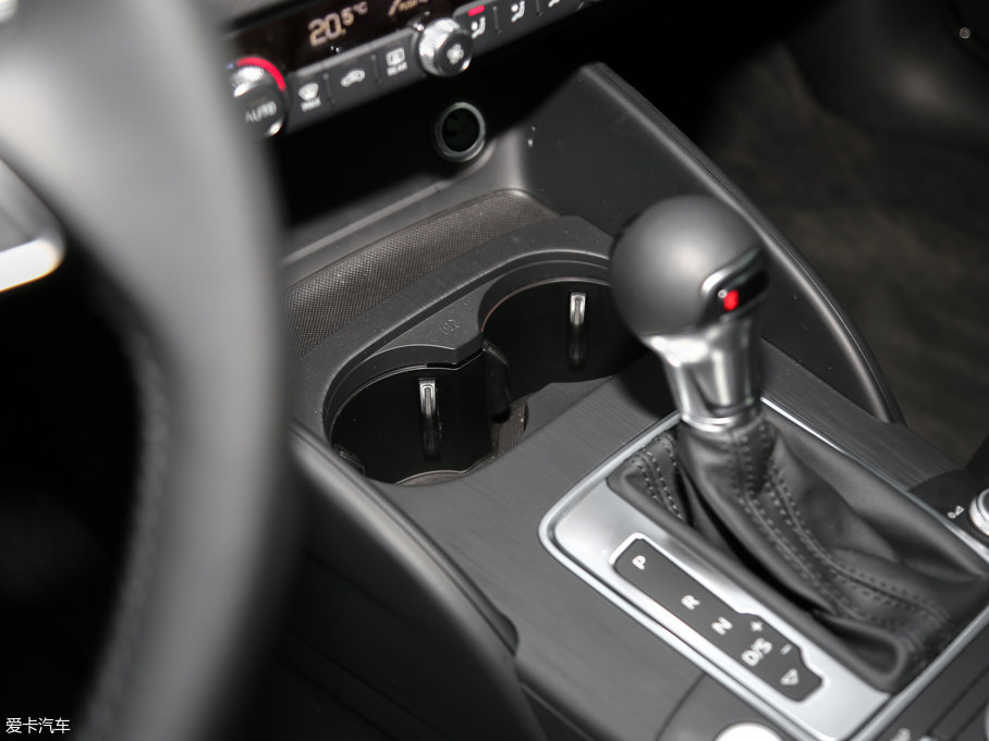 2017WA3 Limousine 40 TFSI \