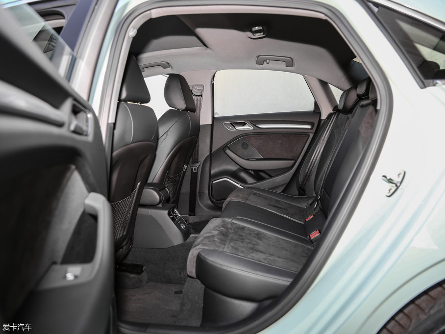 2017WA3 Limousine 40 TFSI \