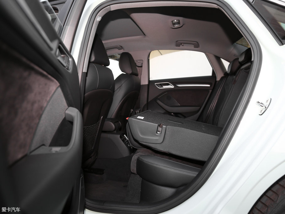 2017WA3 Limousine 40 TFSI \