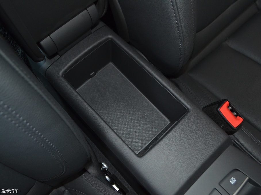 2017?yun)WA3 Limousine 35 TFSI L(fng)