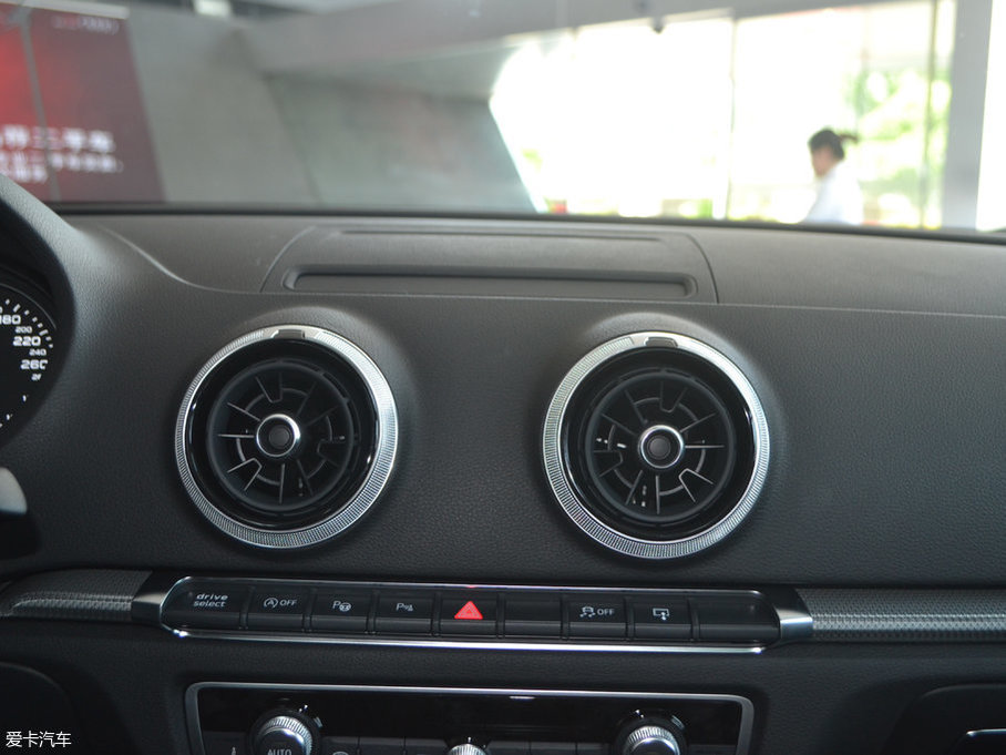 2017��W��A3 Limousine 35 TFSI �L����