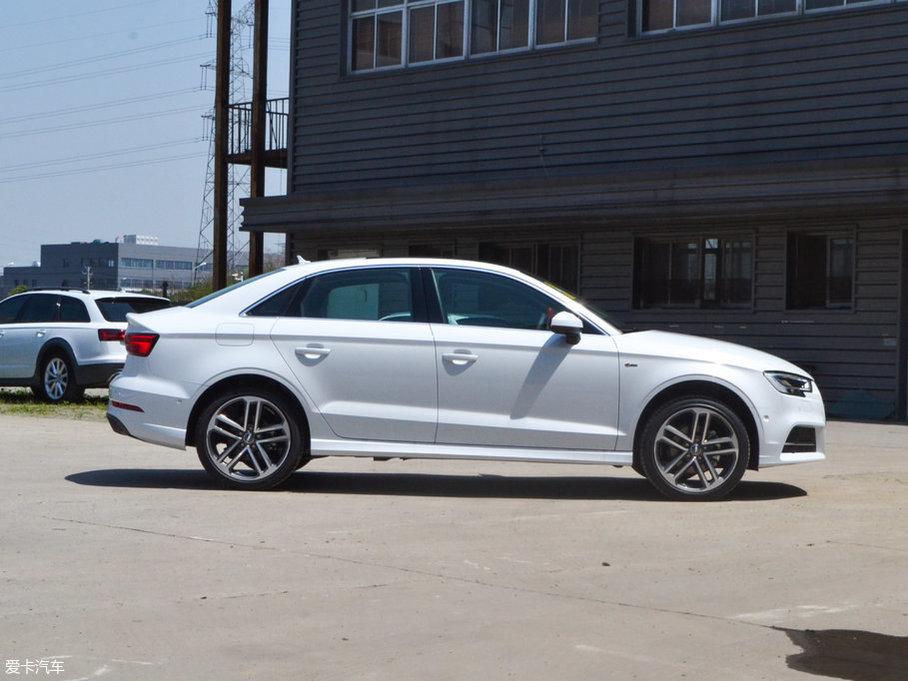 2017WA3 Limousine 35 TFSI \