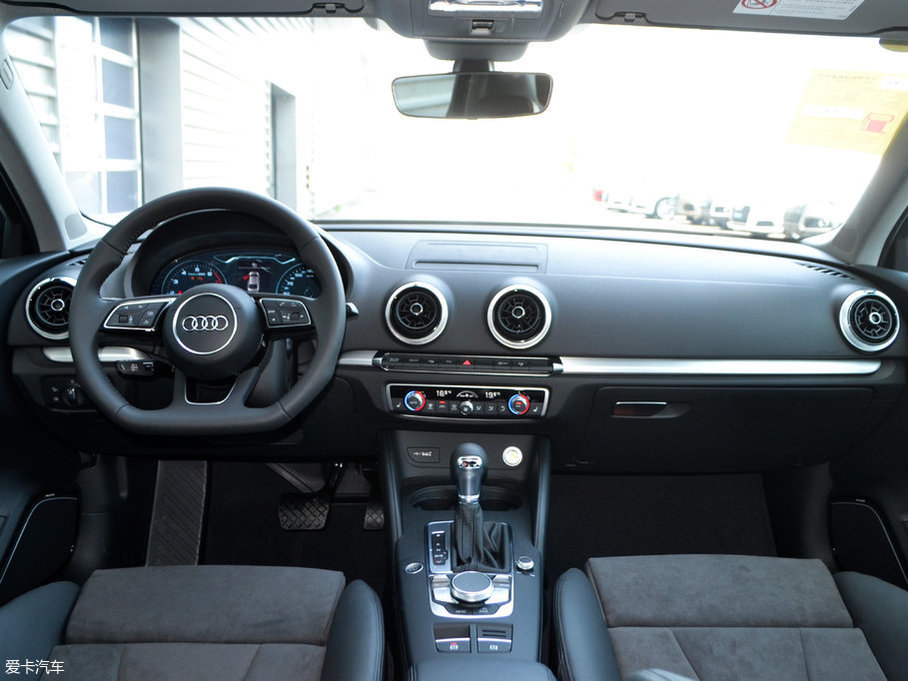 2017?yun)WA3 Limousine 35 TFSI \(yn)(dng)