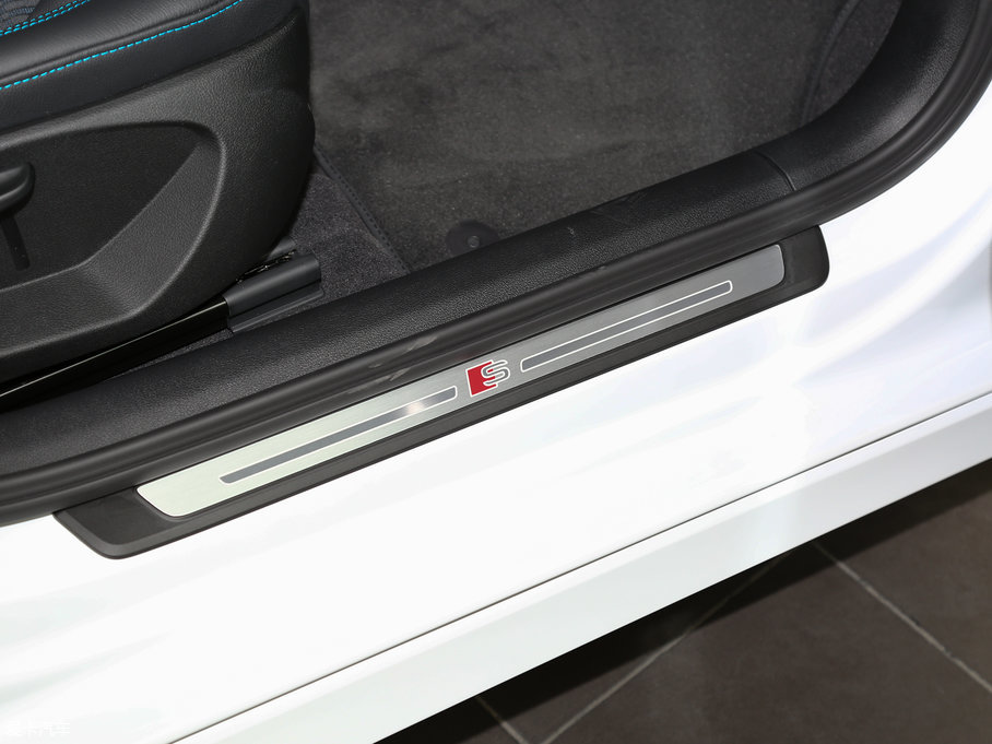 2017WA3 Limousine 35 TFSI r