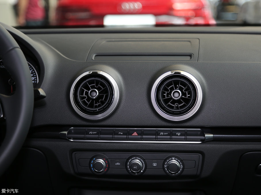 2017?yun)WA3 Limousine 35 TFSI r(sh)