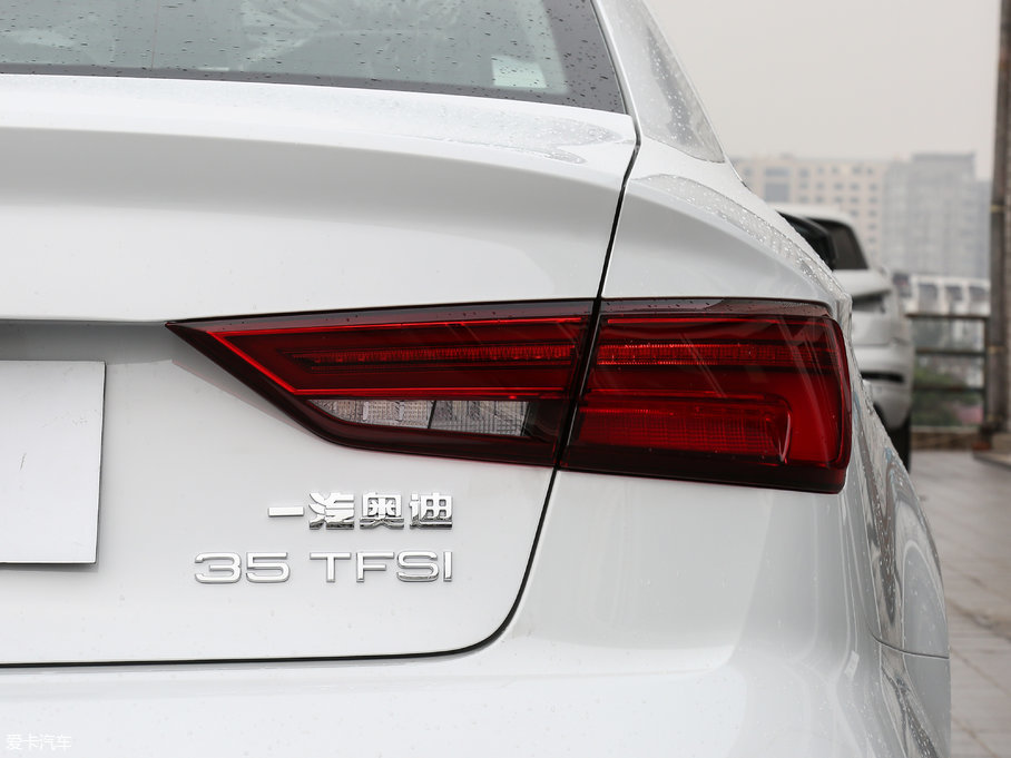 2017WA3 Limousine 35 TFSI Mȡ