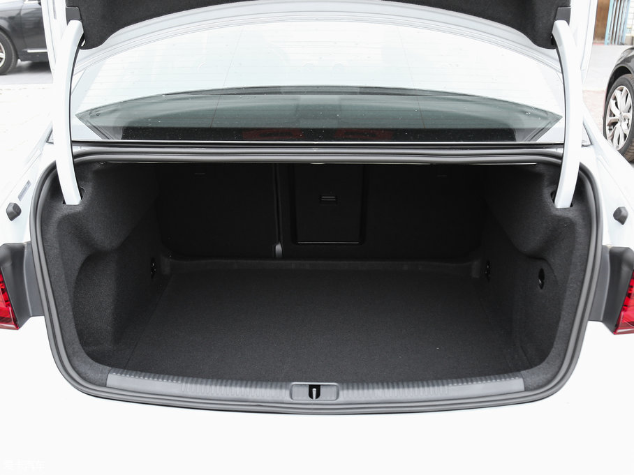 2017WA3 Limousine 35 TFSI Mȡ