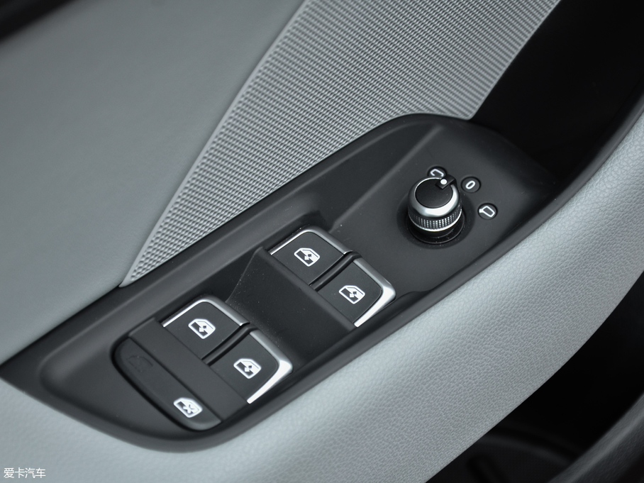 2017?yun)WA3 Limousine 35 TFSI r(sh)