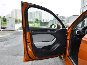 201735 TFSI r(sh) {λ܇(ch)T(mn)