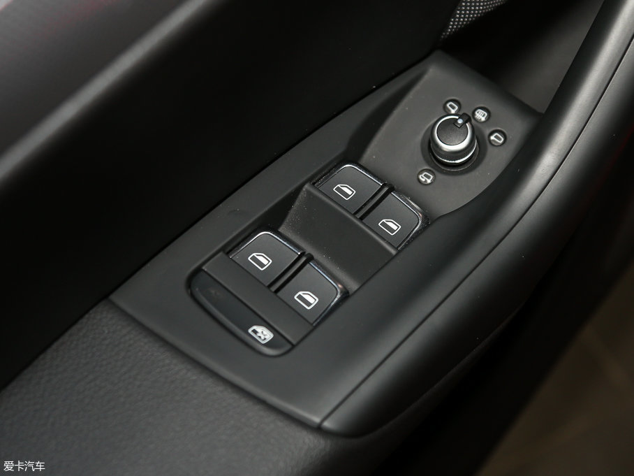 2017?yun)WQ3 30 TFSI L(fng)