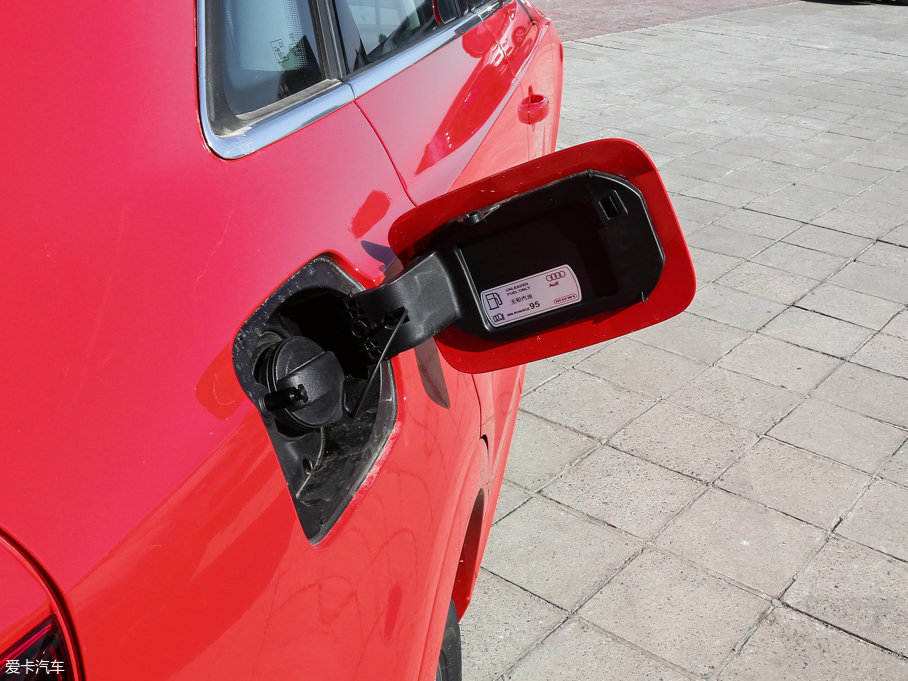 2017WQ3 40 TFSI quattro ȫr\