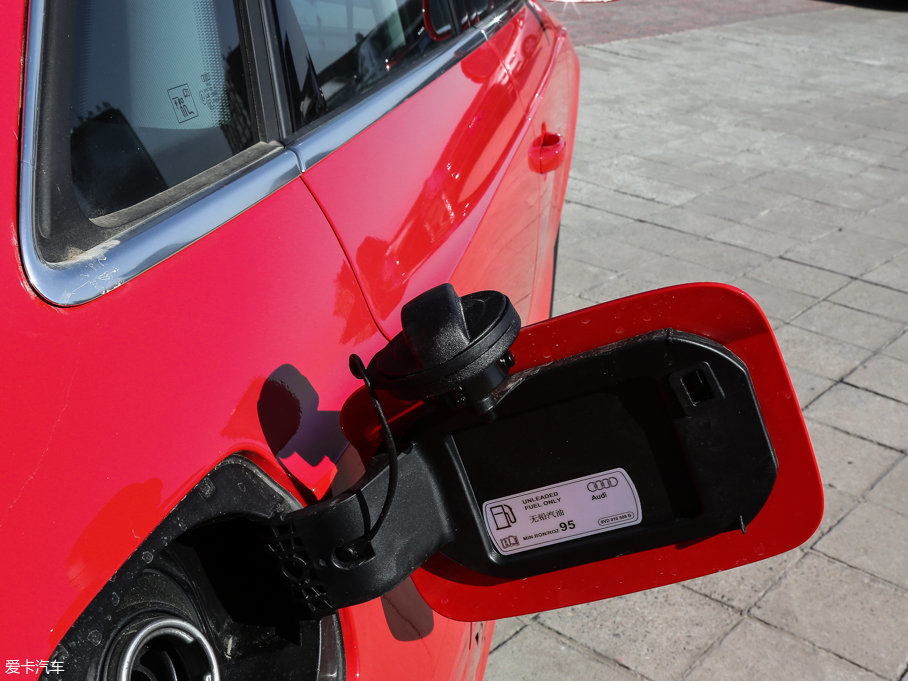 2017WQ3 40 TFSI quattro ȫr(q)\